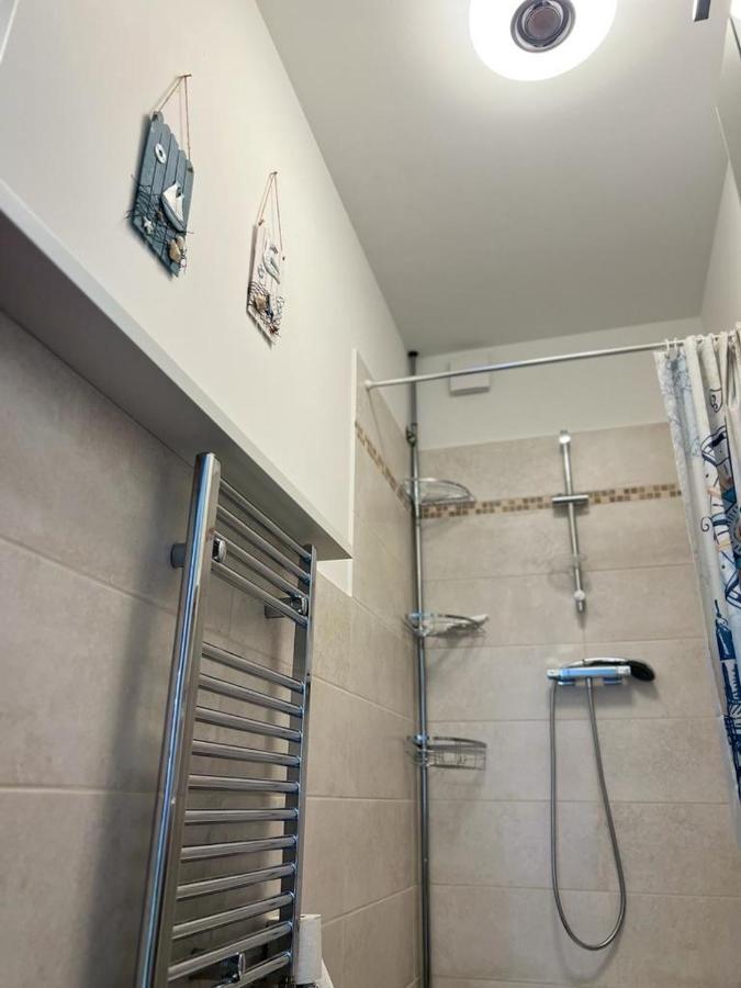 Modernes 5 , 6 Und 7 In Apartment